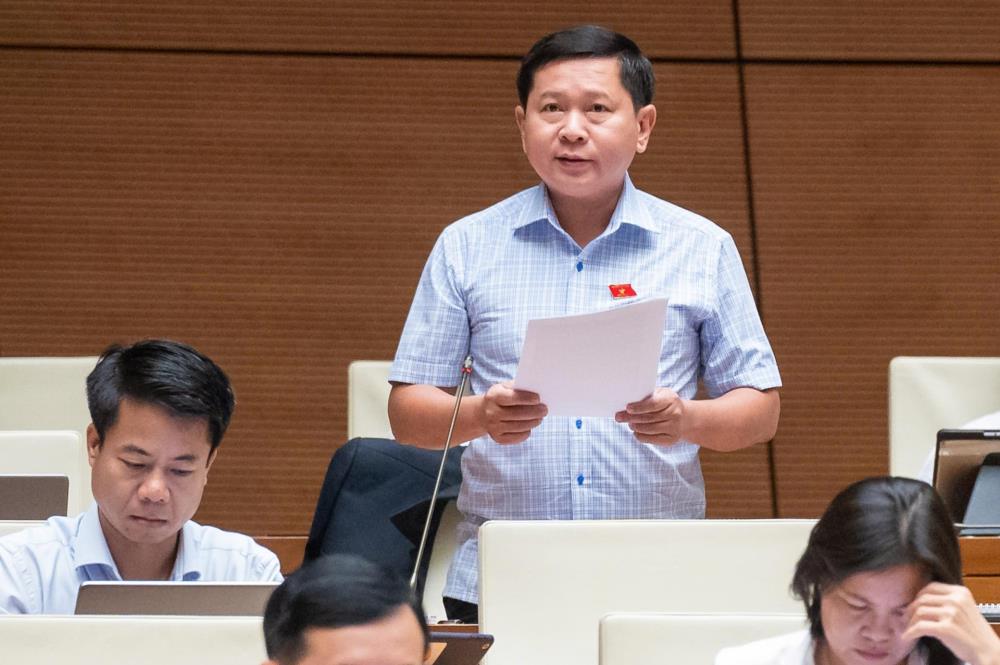 Đại biểu Tạ Minh Tâm - Đoàn ĐBQH tỉnh Tiền Giang (Ảnh:Quochoi.vn) Đại biểu Tạ Minh Tâm - Đoàn ĐBQH tỉnh Tiền Giang (Ảnh:Quochoi.vn)