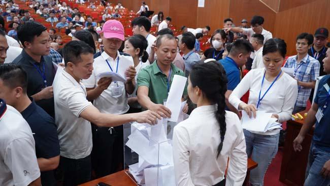 Hình ảnh buổi đấu giá đất ở Thạch Thất. Hình ảnh buổi đấu giá đất ở Thạch Thất.