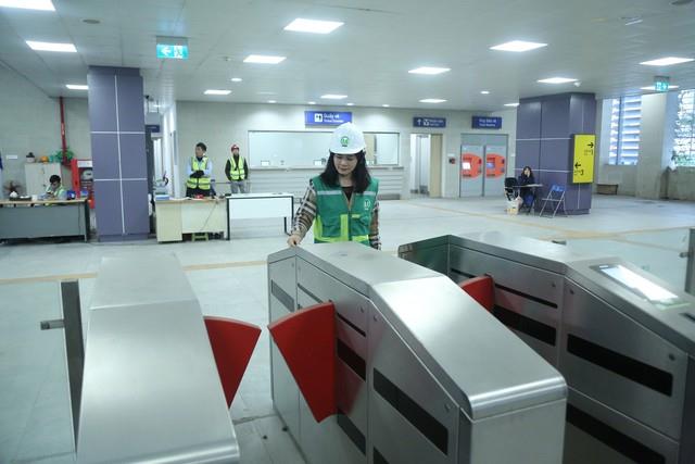 Tàu metro Nhổn- Ga Hà Nội sẽ khai thác thương mại vào tháng 7- Ảnh 2. Tàu metro Nhổn- Ga Hà Nội sẽ khai thác thương mại vào tháng 7- Ảnh 2.