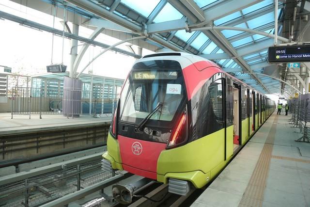 Tàu metro Nhổn- Ga Hà Nội sẽ khai thác thương mại vào tháng 7