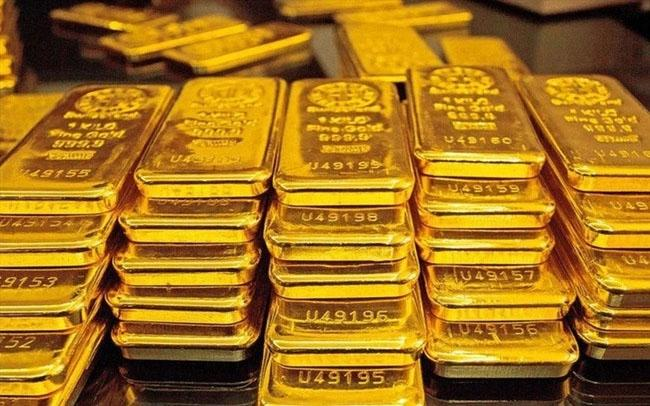 Giá vàng tăng cao kéo theo nhu cầu về USD cũng tăng theo Giá vàng tăng cao kéo theo nhu cầu về USD cũng tăng theo