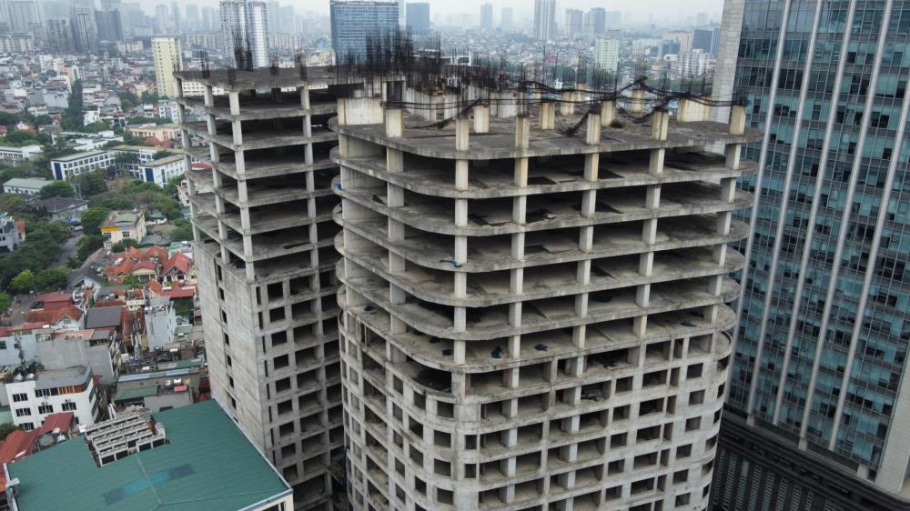Cận cảnh dự án Manhattan Tower dang dở hoang hóa trên “đất vàng” Thủ đô - ảnh 9 Cận cảnh dự án Manhattan Tower dang dở hoang hóa trên “đất vàng” Thủ đô - ảnh 9
