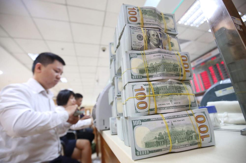 Việt Nam đang có khoảng 100 tỷ USD ngoại hối dự trữ. Việt Nam đang có khoảng 100 tỷ USD ngoại hối dự trữ.