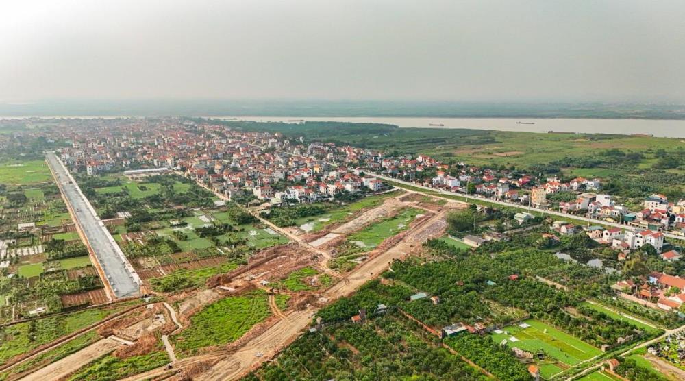 Hiện tại, đường Vành đai 4 - Vùng Thủ đô đã được xây dựng đến vị trí xây dựng cầu. (Nguồn ảnh: Đời sống Pháp luật) Hiện tại, đường Vành đai 4 - Vùng Thủ đô đã được xây dựng đến vị trí xây dựng cầu. (Nguồn ảnh: Đời sống Pháp luật)