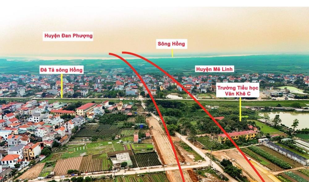 Còn tại phía huyện Mê Linh, cầu Hồng Hà sẽ đi qua đường đê tả sông Hồng tại xã Văn Khê. (Nguồn ảnh: Đời sống Pháp luật) Còn tại phía huyện Mê Linh, cầu Hồng Hà sẽ đi qua đường đê tả sông Hồng tại xã Văn Khê. (Nguồn ảnh: Đời sống Pháp luật)