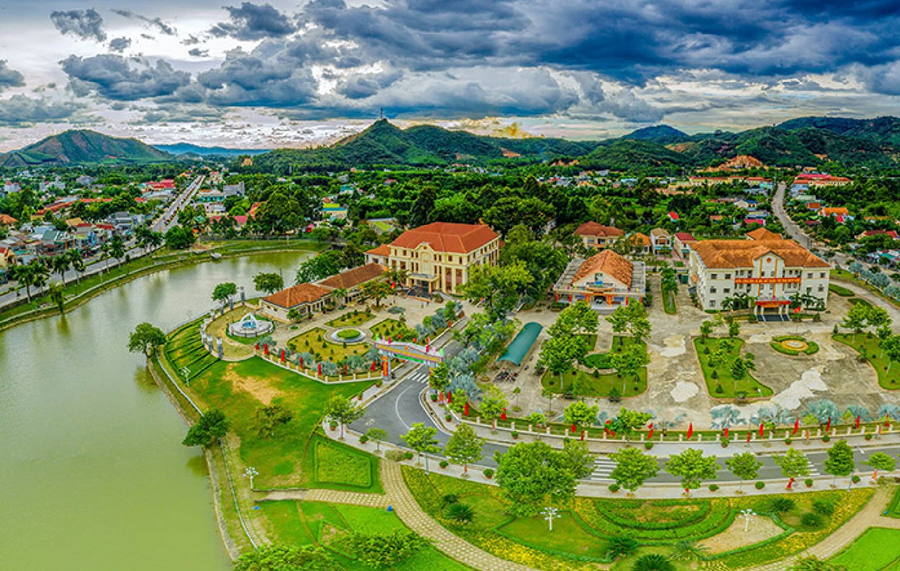 Một góc thị trấn Madagoui, huyện Đạ Huoai. (Ảnh minh hoạ) Một góc thị trấn Madagoui, huyện Đạ Huoai. (Ảnh minh hoạ)