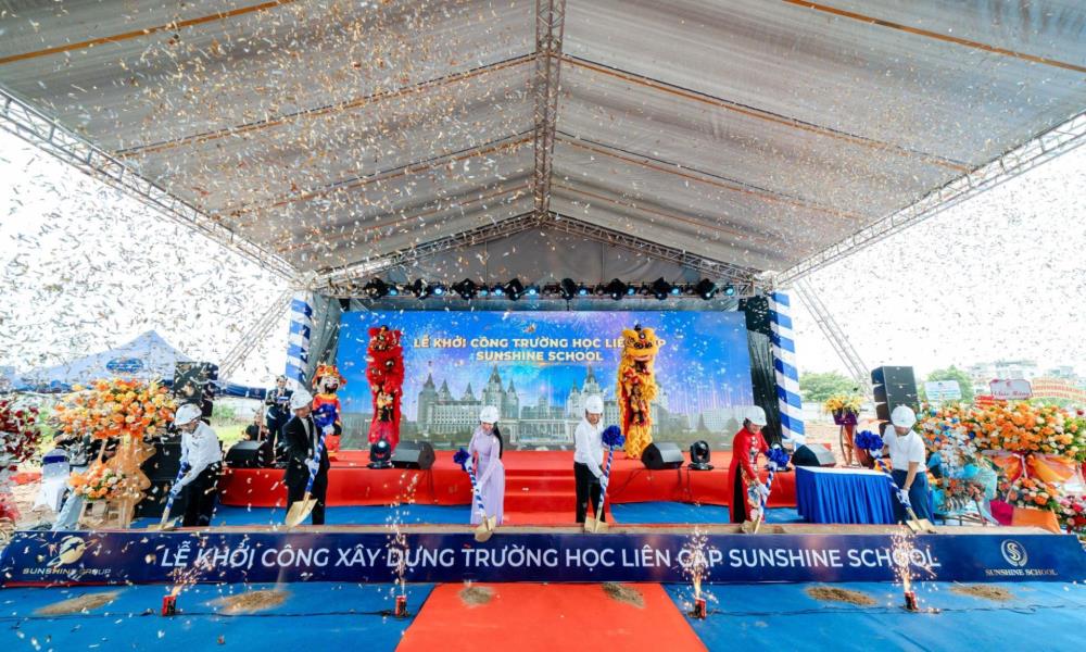 Đại diện Tập đoàn Sunshine, Sunshine School, đơn vị triển khai thi công SCG và đại diện chính quyền địa phương cùng thực hiện nghi thức khởi công trường liên cấp Sunshine School Đại diện Tập đoàn Sunshine, Sunshine School, đơn vị triển khai thi công SCG và đại diện chính quyền địa phương cùng thực hiện nghi thức khởi công trường liên cấp Sunshine School