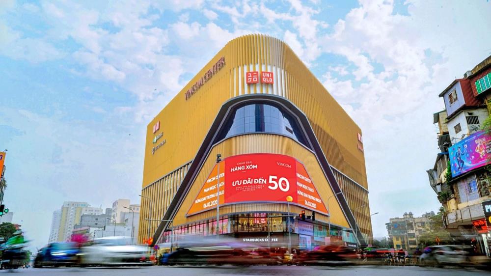 VRE dự kiến sẽ đưa vào hoạt động 6 trung tâm thương mại mới trong năm 2024. VRE dự kiến sẽ đưa vào hoạt động 6 trung tâm thương mại mới trong năm 2024.