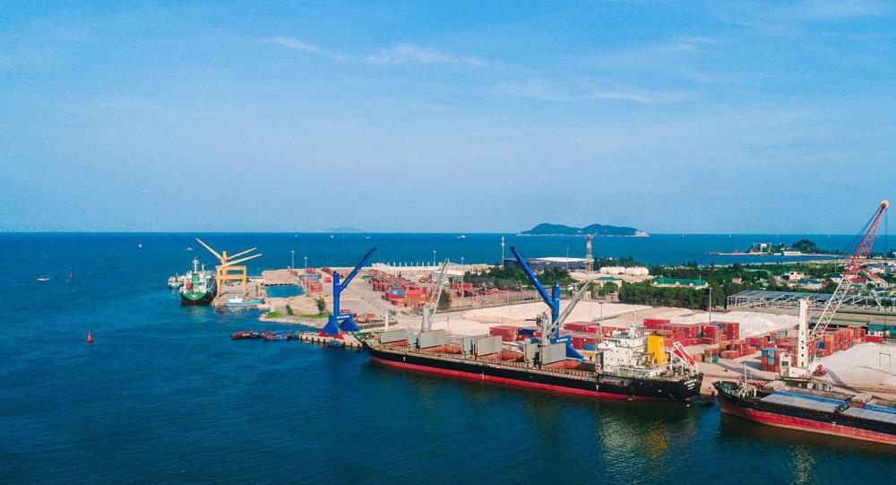 Cảng nước sâu Cửa Lò là hệ thống giao thông quan trọng kết nối mạng lưới giao thông quốc gia đi qua tỉnh Nghệ An. Cảng nước sâu Cửa Lò là hệ thống giao thông quan trọng kết nối mạng lưới giao thông quốc gia đi qua tỉnh Nghệ An.