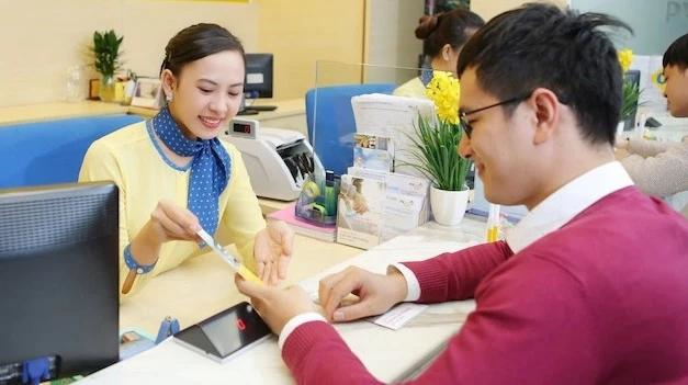 Các nhà băng vào cuộc đua nâng lãi suất huy động. (Ảnh minh họa) Các nhà băng vào cuộc đua nâng lãi suất huy động. (Ảnh minh họa)