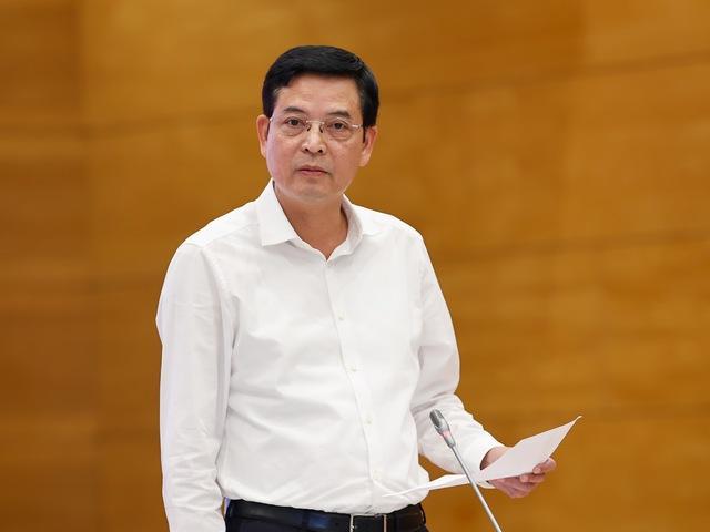 Thứ trưởng Bộ Xây dựng Bùi Xuân Dũng trao đổi với báo chí. (Ảnh: VGP) Thứ trưởng Bộ Xây dựng Bùi Xuân Dũng trao đổi với báo chí. (Ảnh: VGP)