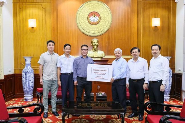 Chủ tịch UBTƯ MTTQ Việt Nam Đỗ Văn Chiến tiếp nhận ủng hộ từ Tổng Công ty phát điện 1 Chủ tịch UBTƯ MTTQ Việt Nam Đỗ Văn Chiến tiếp nhận ủng hộ từ Tổng Công ty phát điện 1