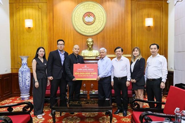 Chủ tịch UBTƯ MTTQ Việt Nam Đỗ Văn Chiến tiếp nhận ủng hộ từ Thiên Khôi Group Chủ tịch UBTƯ MTTQ Việt Nam Đỗ Văn Chiến tiếp nhận ủng hộ từ Thiên Khôi Group