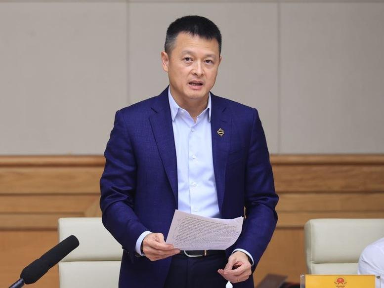 Chủ tịch Tập đoàn Sun Group Đặng Minh Trường trao đổi tại hội nghị. Ảnh: VGP Chủ tịch Tập đoàn Sun Group Đặng Minh Trường trao đổi tại hội nghị. Ảnh: VGP
