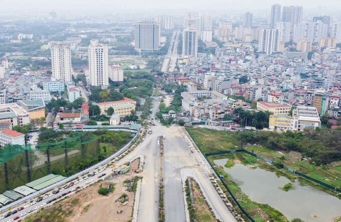 Tuyến đường nghìn tỷ chậm tiến độ, người dân khốn khổ vì ngập ngụa rác thải