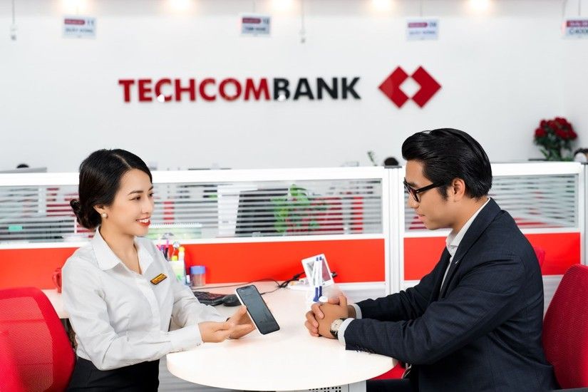 VCBS: “Ôm” nhiều trái phiếu bất động sản, Techcombank đối mặt rủi ro