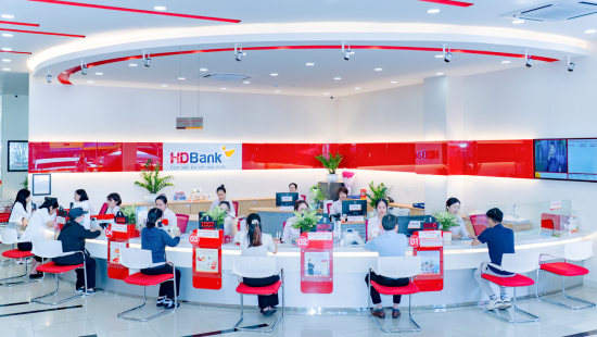 Ngược dòng thị trường, HDBank bất ngờ “phanh gấp” tín dụng bất động sản