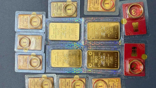 Giá vàng hôm nay 28/11: Neo ở mức cao