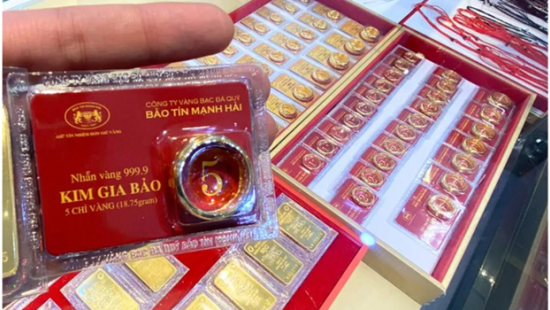 Giá vàng hôm nay 23/12 tăng mạnh, SJC và vàng nhẫn đồng loạt lập đỉnh mới