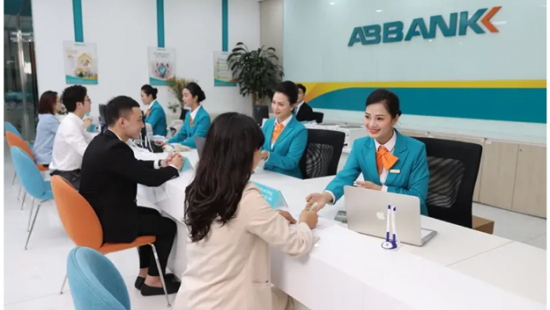 Lãi suất ngân hàng bước vào “cuộc đua” mới, nhiều kỳ hạn vượt 7%/năm