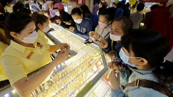 Thủ tướng thúc báo cáo chủ trương thành lập Sàn giao dịch vàng quốc gia