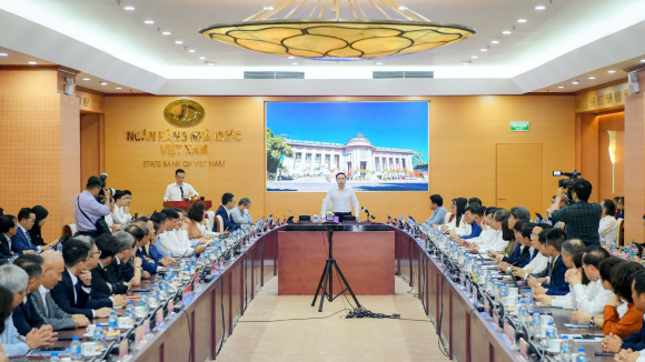 Những ngân hàng tiên phong giảm lãi suất sau chỉ đạo của tân Thống đốc