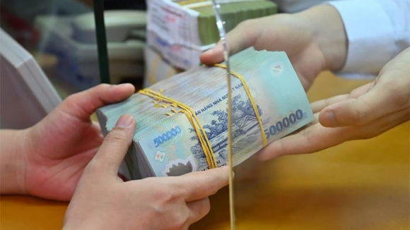 Tiền gửi ngân hàng sụt giảm phát đi tín hiệu gì?