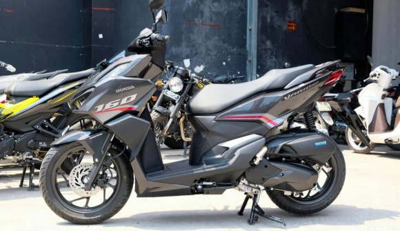 Giảm 20 triệu đồng, Honda Vario 160 có "đấu" Air Blade 160?