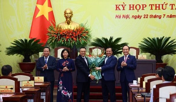Ông Trần Sỹ Thanh làm Chủ tịch Hà Nội với 100% phiếu bầu