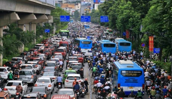 Sẽ tiếp tục thí điểm phân làn đường Nguyễn Trãi bằng dải phân cách cứng