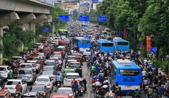 Sẽ tiếp tục thí điểm phân làn đường Nguyễn Trãi bằng dải phân cách cứng