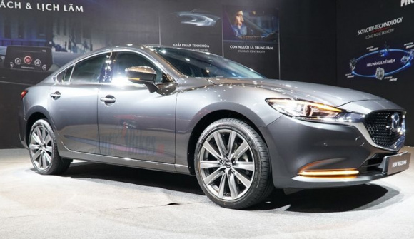 Giảm 60 triệu đồng, Mazda6 có thể đấu được Toyota Camry?