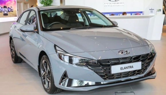 Hyundai Elantra 2023 nhận cọc tại đại lý, giá từ 629 triệu đồng