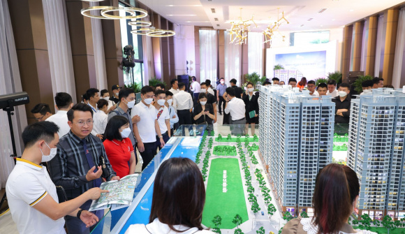 Thị trường căn hộ Hà Nội: Dự án “hút” trăm lượt khách mỗi ngày