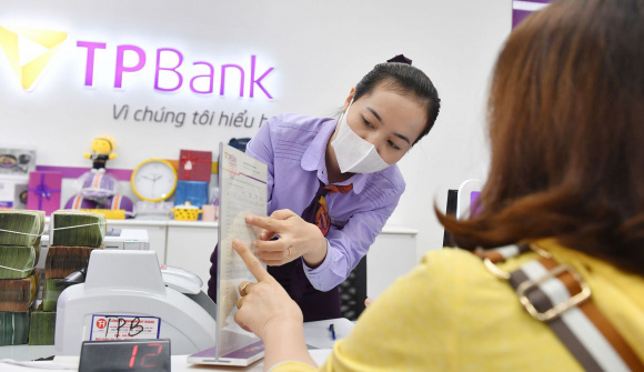 Bị tố "ép khách" mua bảo hiểm, TPBank, Techcombank, SCB thu bao nhiêu tiền từ mảng này?