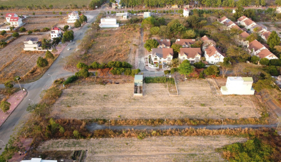 Bỏ hoang dự án, Tín Nghĩa bị thu hồi 3.500m2 “đất vàng”