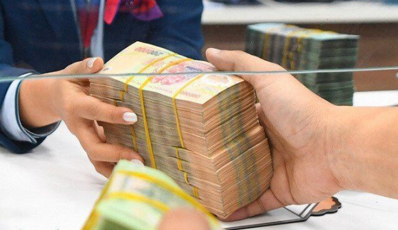 Loạt ngân hàng nâng lãi suất huy động 6 tháng lên vùng 9 - 10%/năm