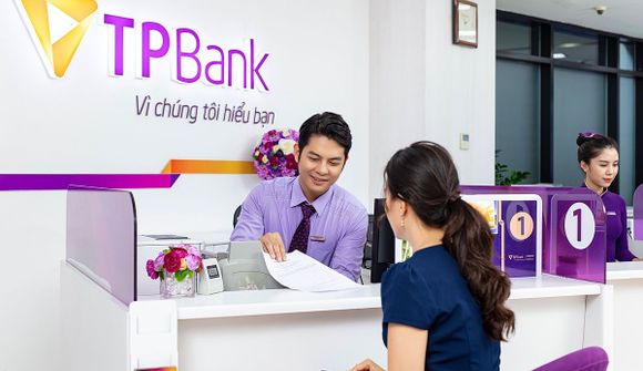 Lộ diện loạt ngân hàng bị tố “ép” khách mua bảo hiểm khi gửi tiết kiệm