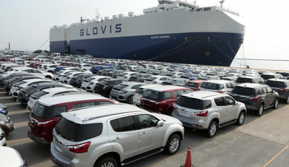 Ô tô nhập khẩu tăng vọt nửa đầu tháng 11/2022
