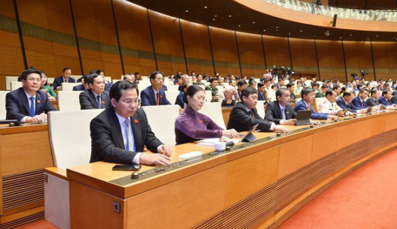 Quốc hội thông qua thí điểm đấu giá biển số ô tô