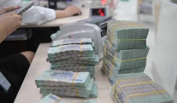 Tiền gửi của cư dân tại các ngân hàng cao kỷ lục đạt gần 7 triệu tỷ đồng
