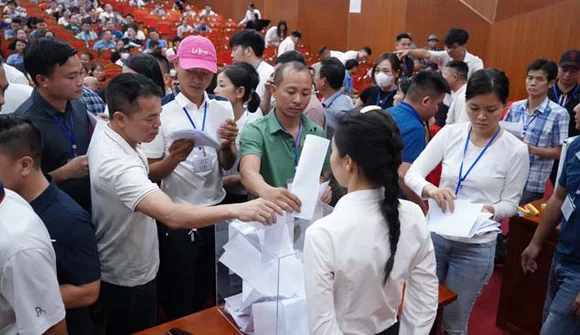 Hơn 1.300 hồ sơ tham gia đấu giá 34 thửa đất khởi điểm 2,3 triệu đồng/m2 ở huyện vùng ven Hà Nội