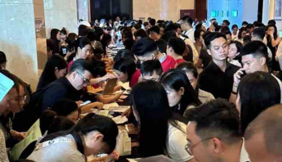 Hé lộ bất ngờ về tỷ lệ bán nhà tại dự án chung cư gây “sốt” Hà Nội với cả nghìn người xếp hàng chờ mua