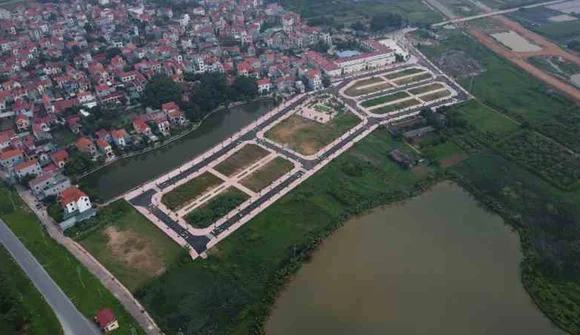 Cận cảnh 19 lô đất khiến hàng trăm nhà đầu tư thức xuyên đêm "tranh giành" trả giá bằng được ở huyện sắp lên quận của Hà Nội
