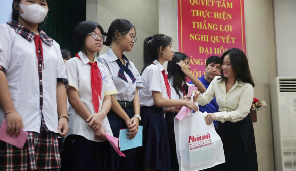 THACO đồng hành cùng Học bổng “Nữ sinh hiếu học, vượt khó” lần thứ 33