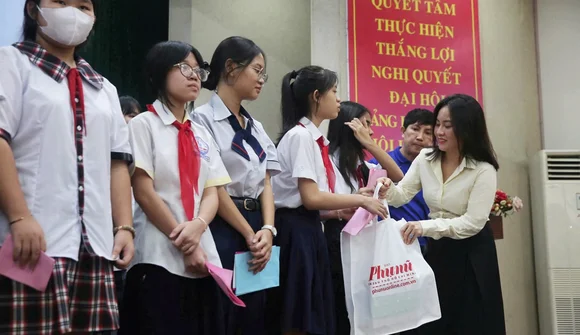 THACO đồng hành cùng Học bổng “Nữ sinh hiếu học, vượt khó” lần thứ 33
