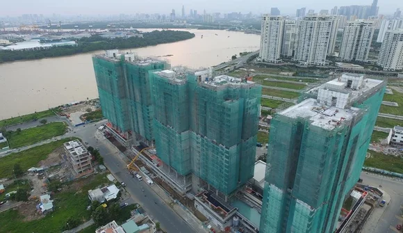 Thị trường bất động sản tháng 7/2024: Căn hộ hạng B, C lấn át khu vực TP.HCM, người mua thờ ơ
