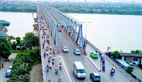 Nhiều loại xe bị cấm qua cầu Chương Dương từ hôm nay