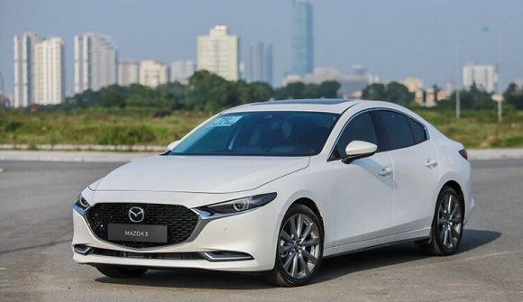 Mazda3 giảm mạnh tại đại lý, quyết đua tranh doanh số với Kia K3