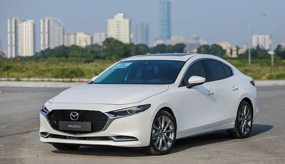 Mazda3 giảm mạnh tại đại lý, quyết đua tranh doanh số với Kia K3